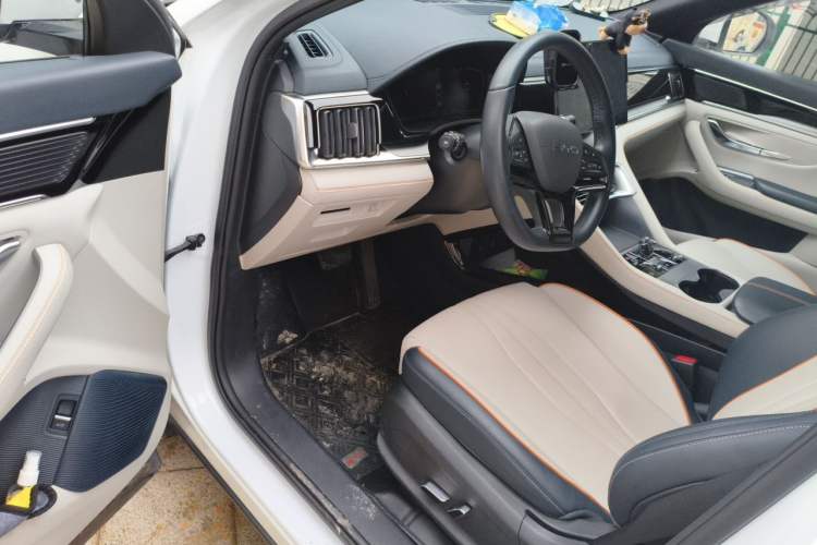 Used BYD Song PLUS New Energy 2024 HONOR Edition DM-i 71km Luxury Model Driver Seat