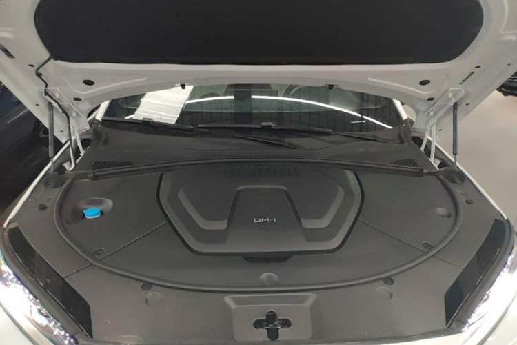 Used BYD Song PLUS New Energy 2024 HONOR Edition DM-i 150km Flagship PLUS Engine Bay