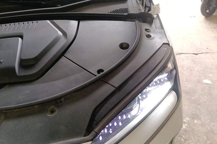 Used BYD Song PLUS New Energy 2024 HONOR Edition DM-i 110km Flagship PLUS Engine Bay Left
