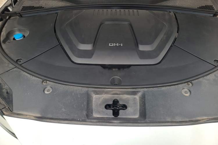 Used BYD Song PLUS New Energy 2024 HONOR Edition DM-i 110km Flagship Model Engine Bay