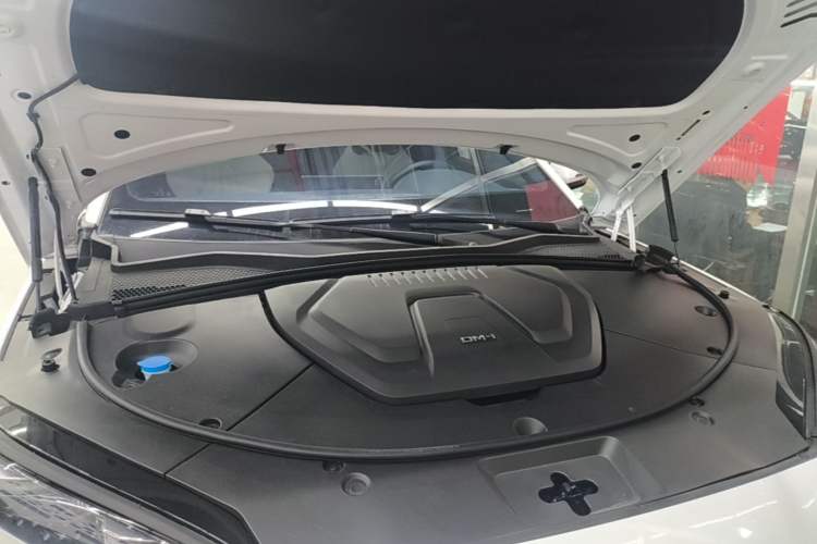 Used BYD Song PLUS New Energy 2024 HONOR Edition DM-i 110km Flagship Model Engine Bay