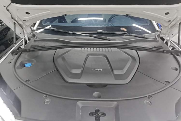 Used BYD Song PLUS New Energy 2024 HONOR Edition DM-i 110km Flagship PLUS Engine Bay