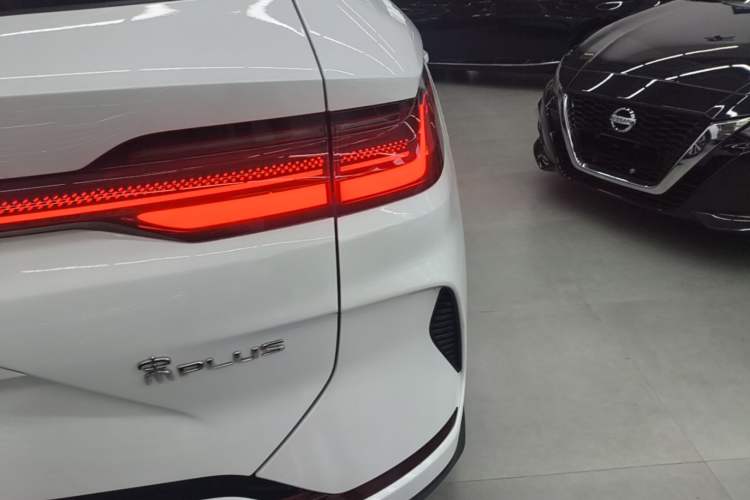 Used BYD Song PLUS New Energy 2024 HONOR Edition DM-i 110km Flagship Model Exterior 3