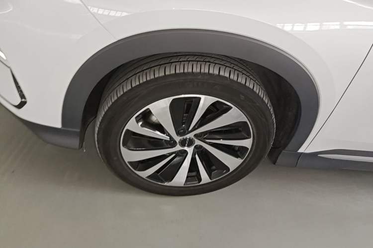 Used BYD Song PLUS New Energy 2024 HONOR Edition DM-i 110km Flagship PLUS Exterior 4