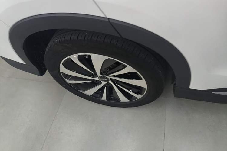 Used BYD Song PLUS New Energy 2024 HONOR Edition DM-i 110km Flagship Model Exterior 5