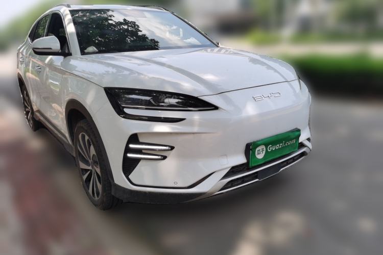 Used BYD Song PLUS New Energy 2024 Honor Edition EV 520km Luxury Model Front Right 45 Deg