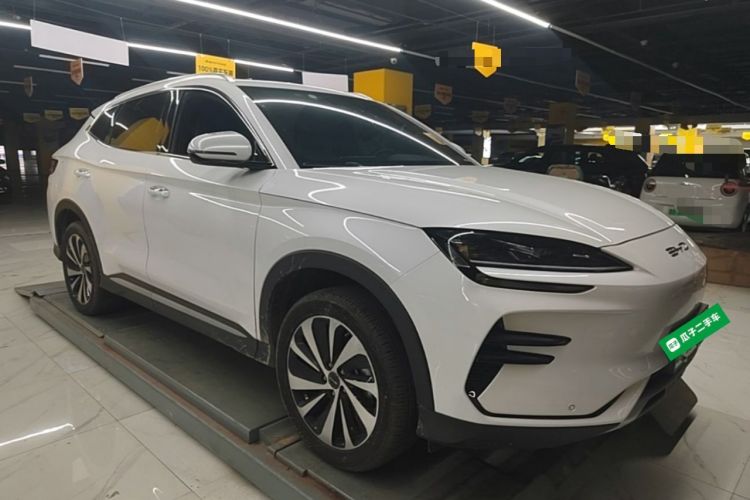 Used BYD Song PLUS New Energy 2024 Honor Edition EV 520km Luxury Model Front Right 45 Deg
