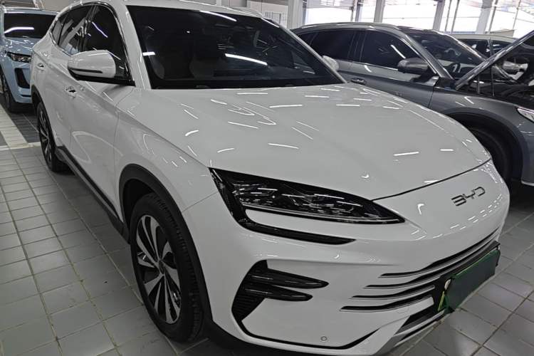 Used BYD Song PLUS New Energy 2024 HONOR Edition DM-i 110km Flagship PLUS Front Right 45 Deg