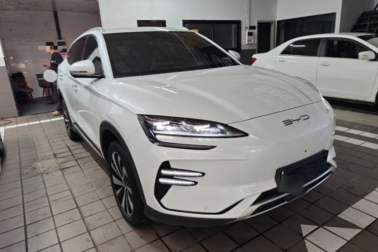 Used BYD Song PLUS New Energy 2024 Honor Edition EV 520km Premium Model Front Right 45 Deg