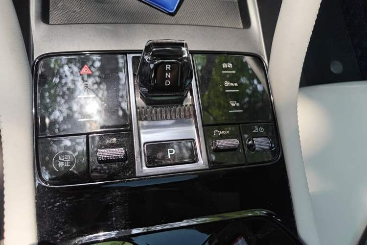 Used BYD Song PLUS New Energy 2024 Honor Edition EV 520km Luxury Model Gear Lever