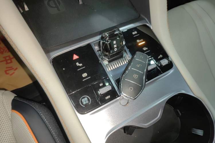 Used BYD Song PLUS New Energy 2024 HONOR Edition DM-i 150km Flagship PLUS Gear Lever