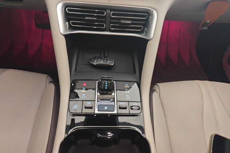Used BYD Song PLUS New Energy 2024 Honor Edition EV 605km Flagship PLUS Gear Lever