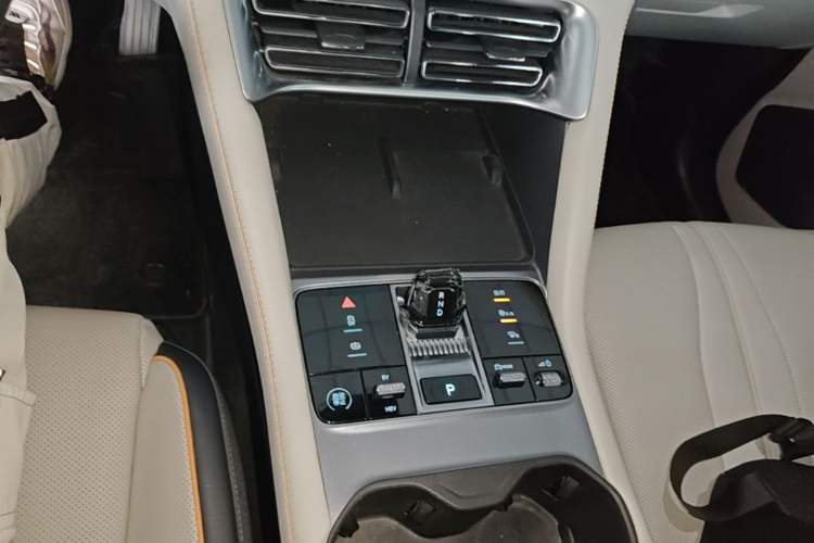 Used BYD Song PLUS New Energy 2024 HONOR Edition DM-i 110km Flagship PLUS Gear Lever