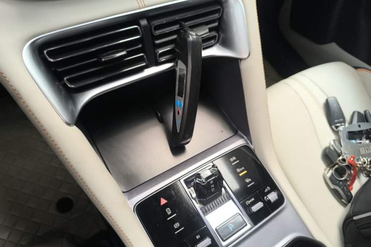 Used BYD Song PLUS New Energy 2024 HONOR Edition DM-i 110km Flagship PLUS Gear Lever
