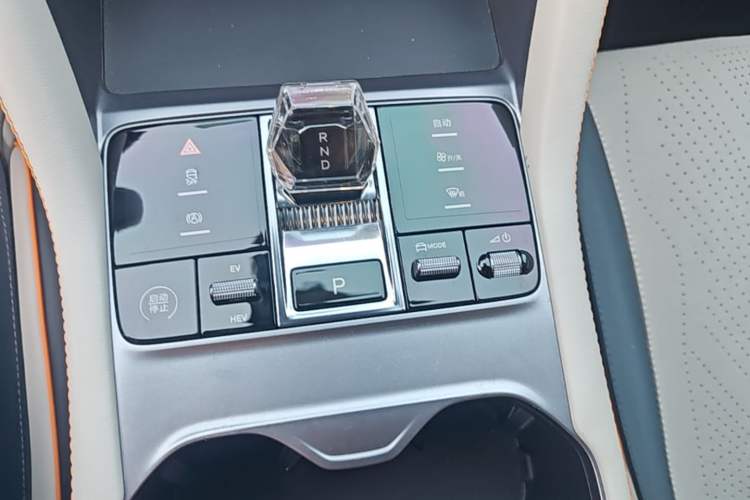 Used BYD Song PLUS New Energy 2024 HONOR Edition DM-i 110km Flagship Model Gear Lever