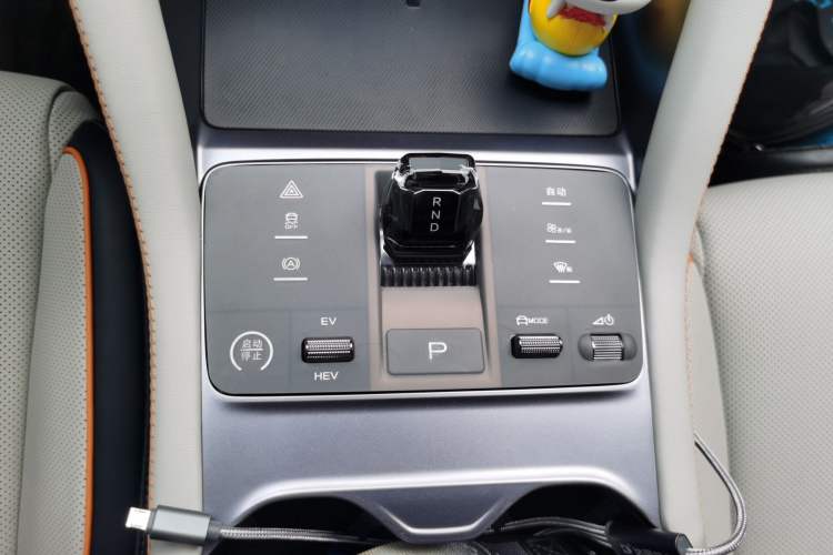 Used BYD Song PLUS New Energy 2024 HONOR Edition DM-i 110km Flagship PLUS Gear Lever