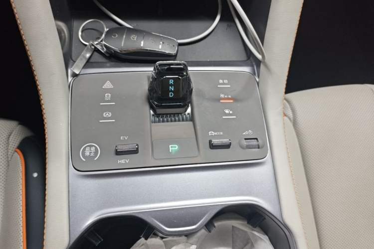 Used BYD Song PLUS New Energy 2024 HONOR Edition DM-i 110km Flagship PLUS Gear Lever
