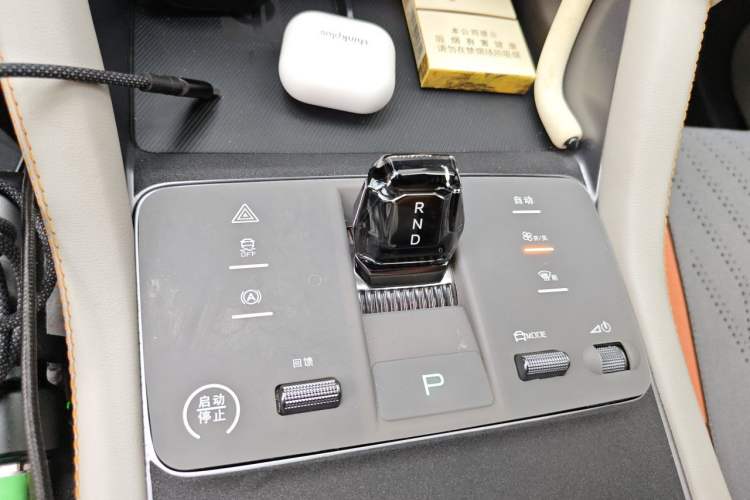 Used BYD Song PLUS New Energy 2024 Honor Edition EV 520km Premium Model Gear Lever