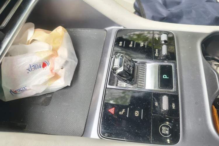 Used BYD Song PLUS New Energy 2024 HONOR Edition DM-i 150km Flagship PLUS Gear Lever