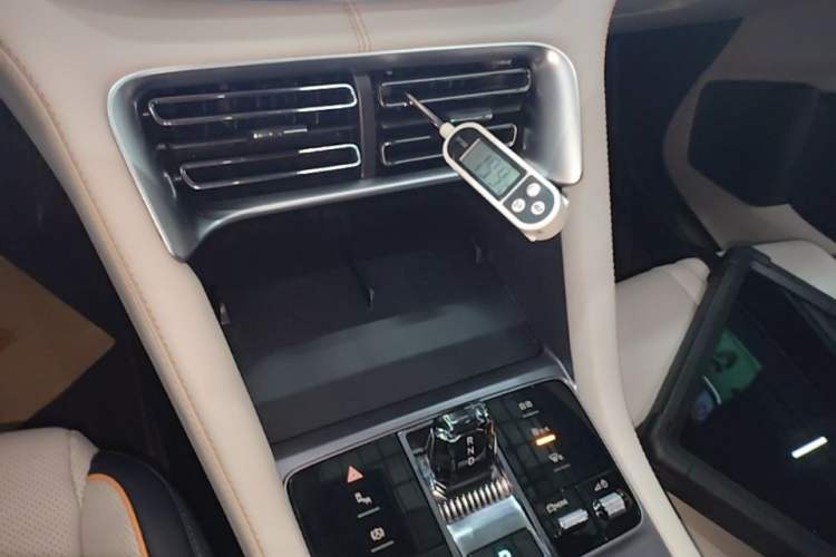 Used BYD Song PLUS New Energy 2024 HONOR Edition DM-i 150km Flagship PLUS Gear Lever