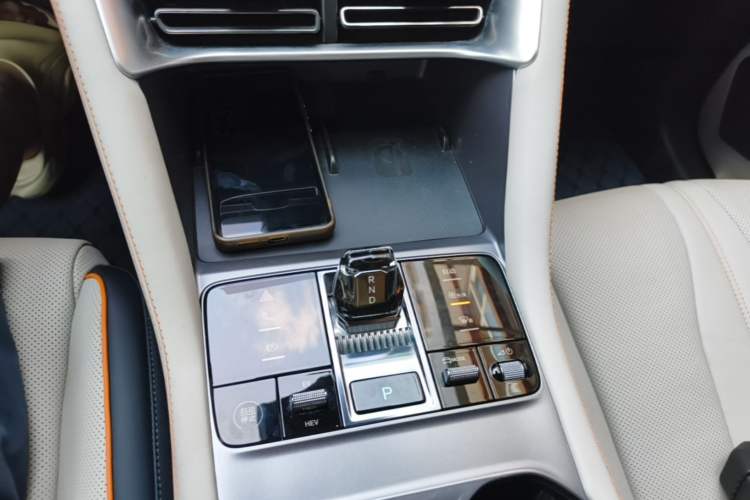 Used BYD Song PLUS New Energy 2024 HONOR Edition DM-i 150km Flagship PLUS Gear Lever