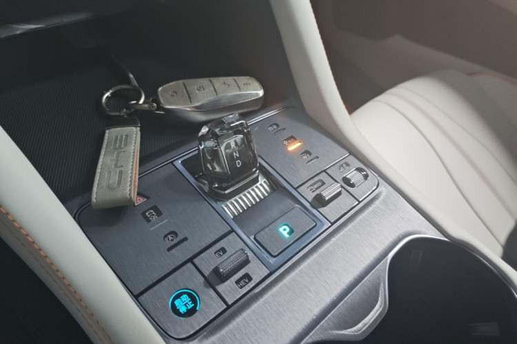 Used BYD Song PLUS New Energy 2024 HONOR Edition DM-i 110km Flagship Model Gear Lever
