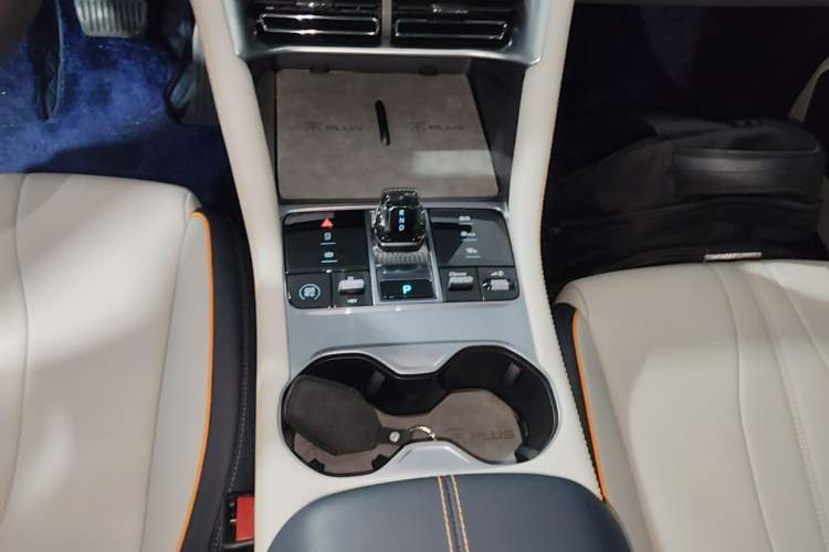 Used BYD Song PLUS New Energy 2024 HONOR Edition DM-i 110km Flagship Model Gear Lever