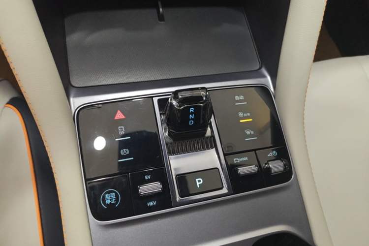 Used BYD Song PLUS New Energy 2024 HONOR Edition DM-i 71km Luxury Model Gear Lever