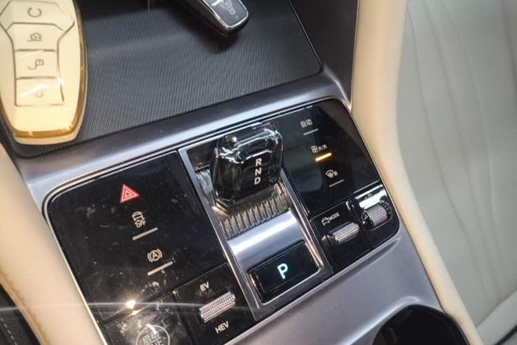 Used BYD Song PLUS New Energy 2024 HONOR Edition DM-i 110km Flagship Model Gear Lever