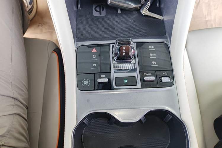Used BYD Song PLUS New Energy 2024 Honor Edition EV 520km Premium Model Gear Lever
