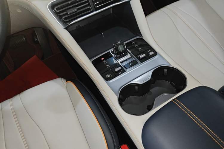 Used BYD Song PLUS New Energy 2024 HONOR Edition DM-i 110km Flagship Model Gear Lever