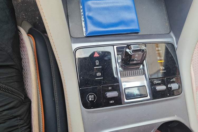 Used BYD Song PLUS New Energy 2024 HONOR Edition DM-i 110km Flagship PLUS Gear Lever