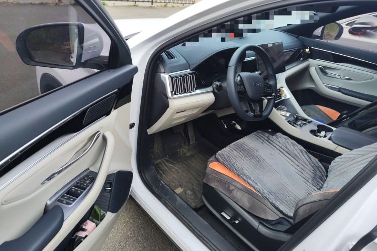Used BYD Song PLUS New Energy 2024 HONOR Edition DM-i 110km Flagship Model Interior 3