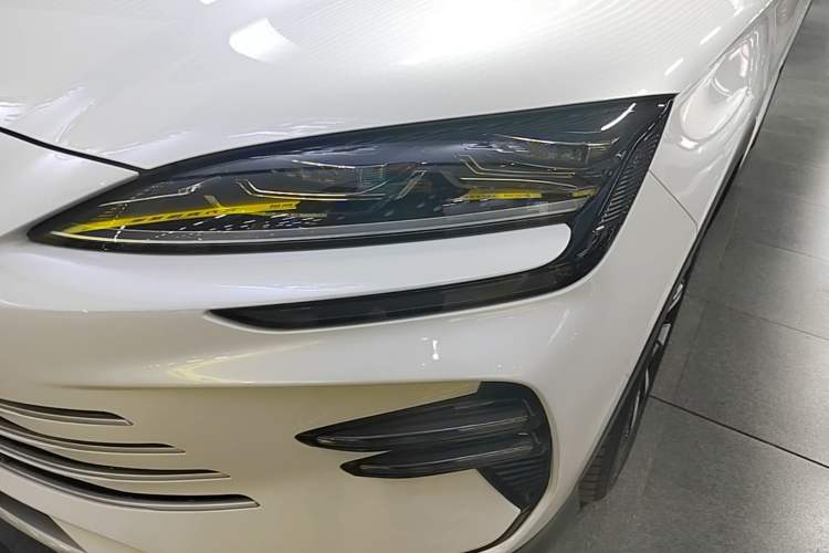 Used BYD Song PLUS New Energy 2024 HONOR Edition DM-i 110km Flagship PLUS Left Front Headlight