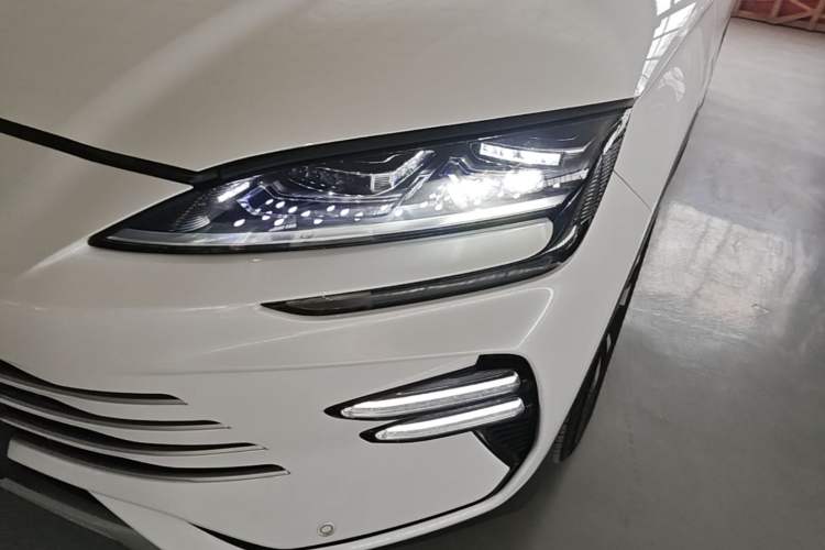 Used BYD Song PLUS New Energy 2024 HONOR Edition DM-i 110km Flagship PLUS Left Front Headlight