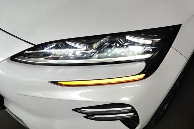 Used BYD Song PLUS New Energy 2024 Honor Edition EV 520km Luxury Model Left Front Headlight