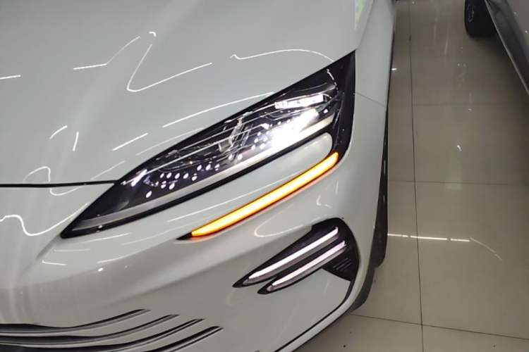 Used BYD Song PLUS New Energy 2024 HONOR Edition DM-i 150km Flagship PLUS Left Front Headlight