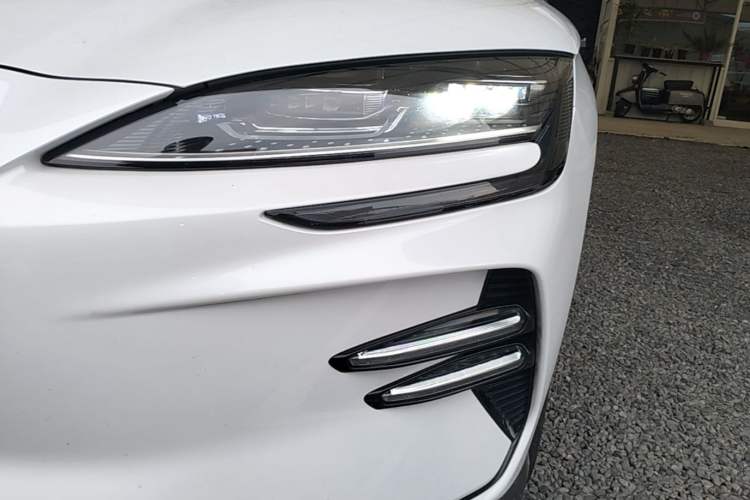 Used BYD Song PLUS New Energy 2024 Honor Edition EV 520km Luxury Model Left Front Headlight