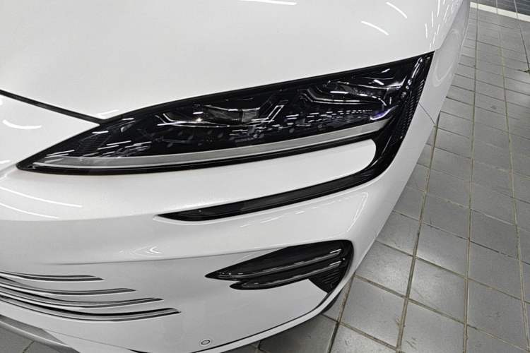 Used BYD Song PLUS New Energy 2024 HONOR Edition DM-i 110km Flagship PLUS Left Front Headlight