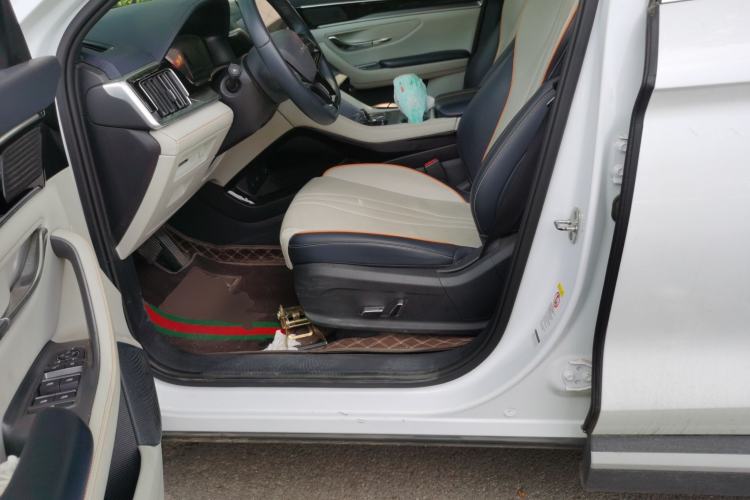 Used BYD Song PLUS New Energy 2024 Honor Edition EV 520km Luxury Model Left Front Seat