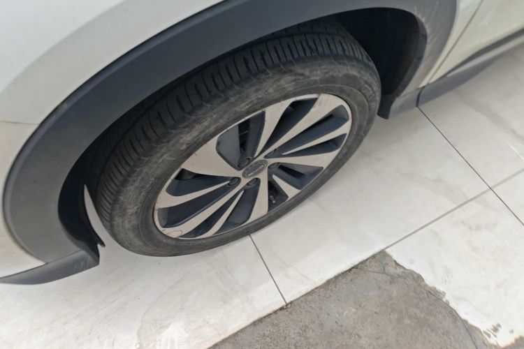 Used BYD Song PLUS New Energy 2024 Honor Edition EV 520km Premium Model Left Front Wheel Hub