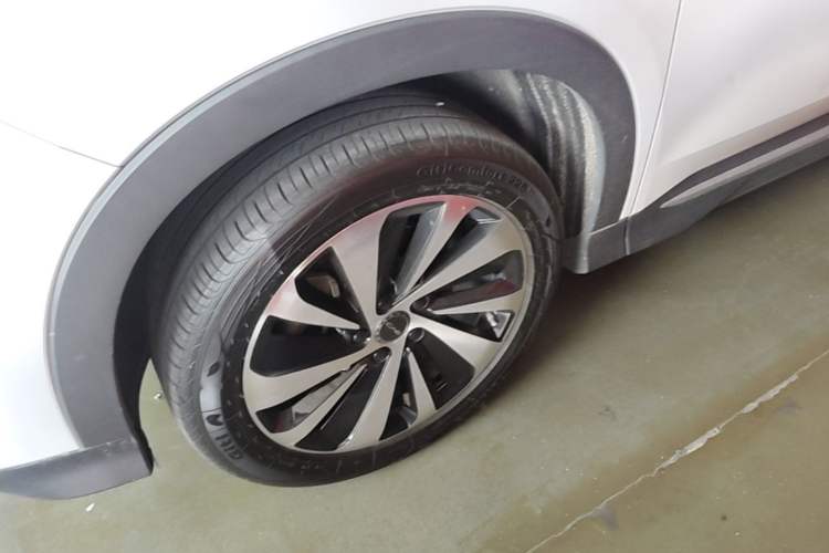 Used BYD Song PLUS New Energy 2024 Honor Edition EV 520km Luxury Model Left Front Wheel Hub