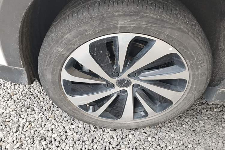 Used BYD Song PLUS New Energy 2024 Honor Edition EV 520km Luxury Model Left Front Wheel Hub