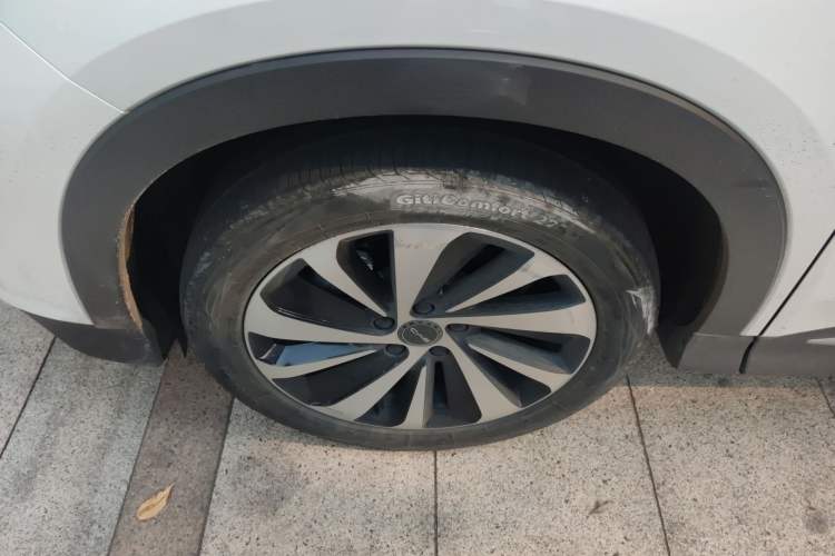 Used BYD Song PLUS New Energy 2024 HONOR Edition DM-i 150km Flagship PLUS Left Front Wheel Hub