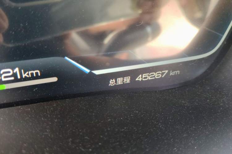 Used BYD Song PLUS New Energy 2024 Honor Edition EV 520km Premium Model Odometer Close Up