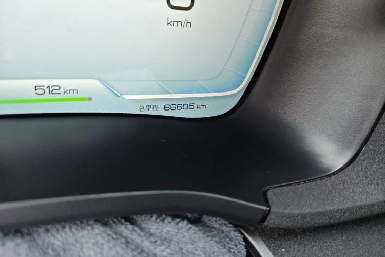 Used BYD Song PLUS New Energy 2024 Honor Edition EV 520km Premium Model Odometer Close Up