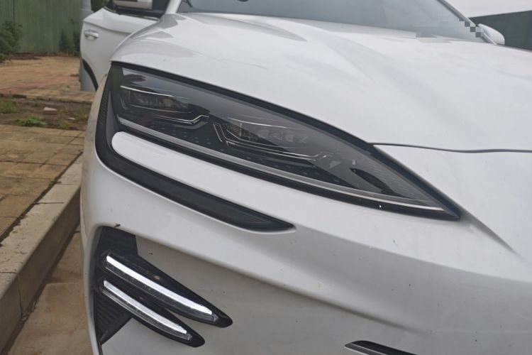 Used BYD Song PLUS New Energy 2024 HONOR Edition DM-i 150km Flagship PLUS Right Front Headlight