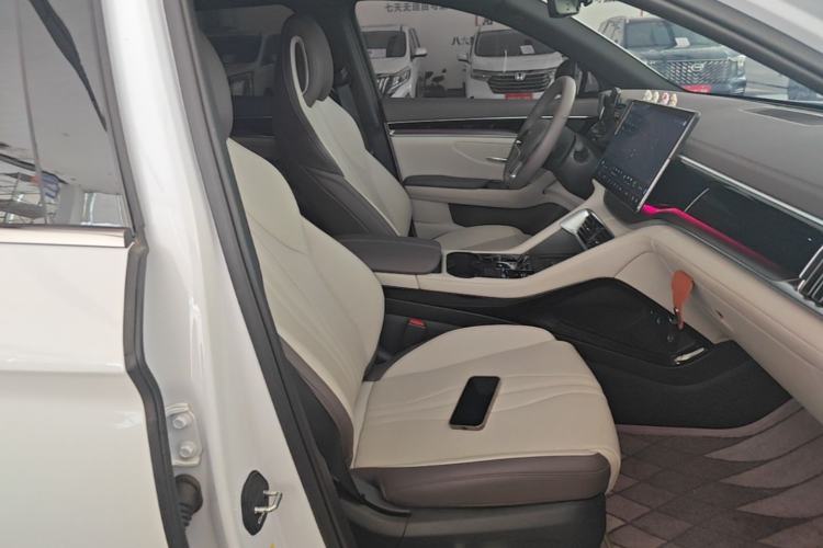 Used BYD Song PLUS New Energy 2024 Honor Edition EV 605km Flagship PLUS Right Front Seat