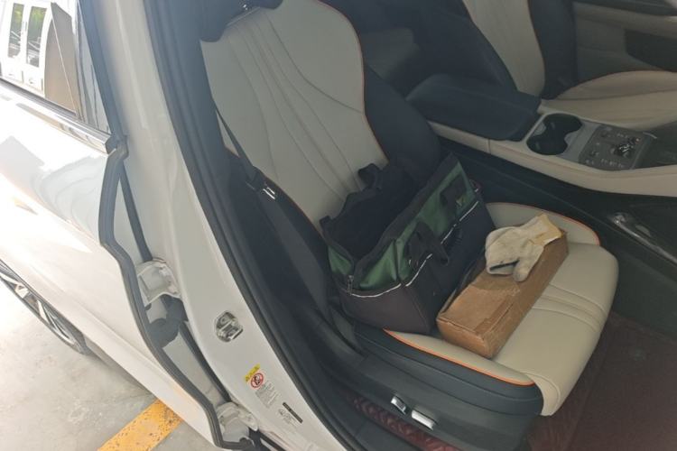 Used BYD Song PLUS New Energy 2024 Honor Edition EV 520km Premium Model Right Front Seat