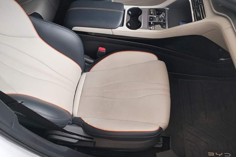 Used BYD Song PLUS New Energy 2024 Honor Edition EV 520km Luxury Model Right Front Seat